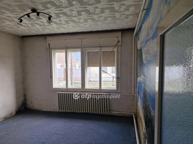 Eladó családi ház, Csávolyon 32.9 M Ft, 4 szobás