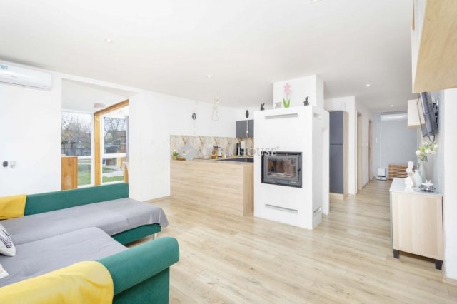 Eladó családi ház, Mosonmagyaróváron 124.9 M Ft, 5 szobás