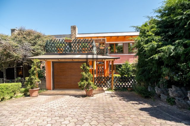 Eladó téglalakás, Szekszárdon, Cseri János utcában 120 M Ft