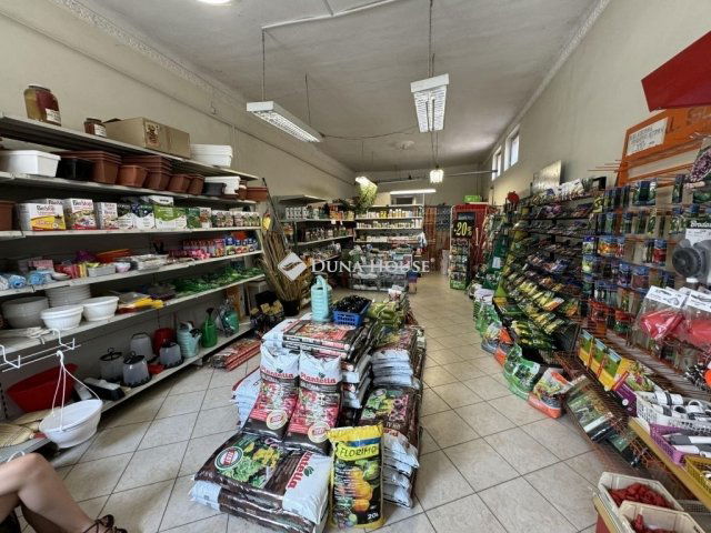 Eladó üzlethelyiség, Kecskeméten 129.99 M Ft