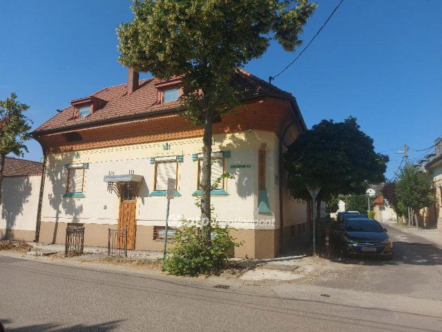 Eladó családi ház, Kecskeméten 150.045 M Ft, 1 szobás