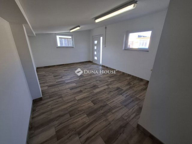 Kiadó iroda, Kiskunfélegyházán 95 E Ft / hó