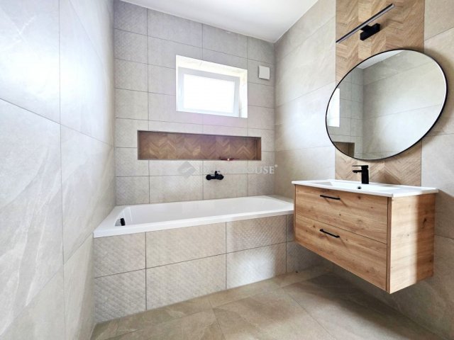 Eladó ikerház, Pécsett 114.9 M Ft, 4 szobás