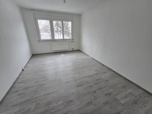 Eladó panellakás, Székesfehérvárott 49.5 M Ft, 2 szobás