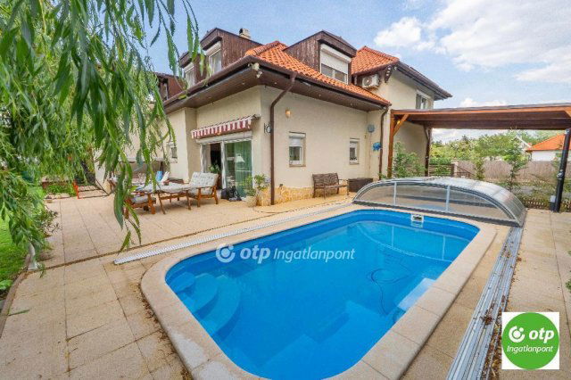 Eladó családi ház, Velencén 220 M Ft, 6 szobás