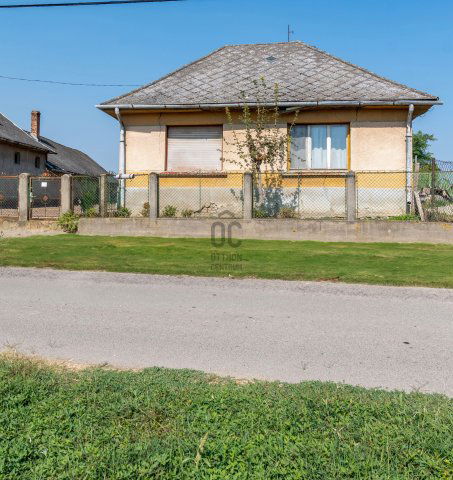 Eladó családi ház, Tácon 12.9 M Ft, 3 szobás
