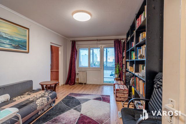 Eladó panellakás, Szegeden 49.9 M Ft, 3 szobás