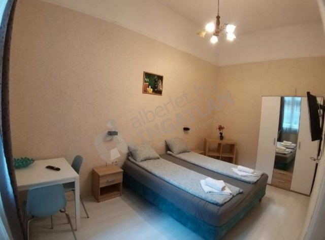 Eladó téglalakás, Budapesten, VII. kerületben, Rákóczi úton