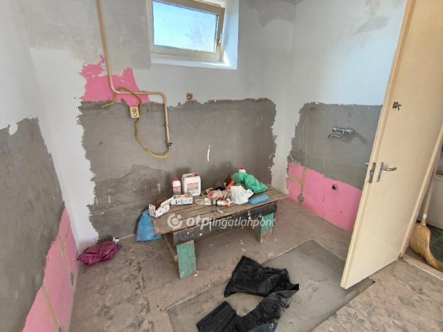 Eladó családi ház, Kondoroson 9.5 M Ft, 2+2 szobás