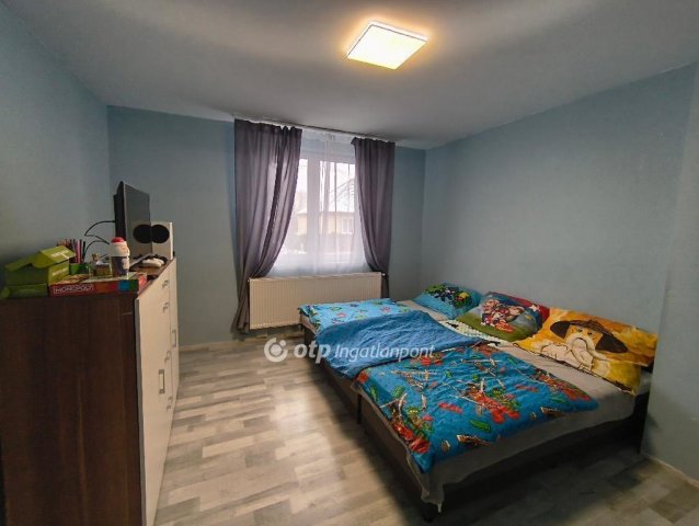 Eladó családi ház, Pusztaszabolcson 61.9 M Ft, 3 szobás