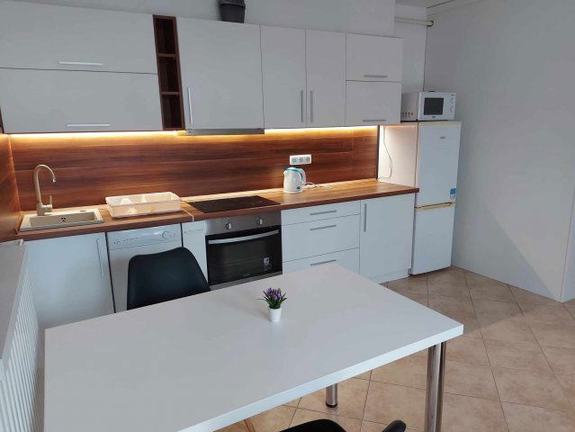 Kiadó téglalakás, albérlet, Pécsett 190 E Ft / hó, 1+2 szobás