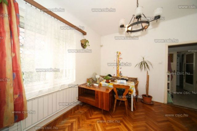 Eladó családi ház, Budapesten, III. kerületben 225 M Ft