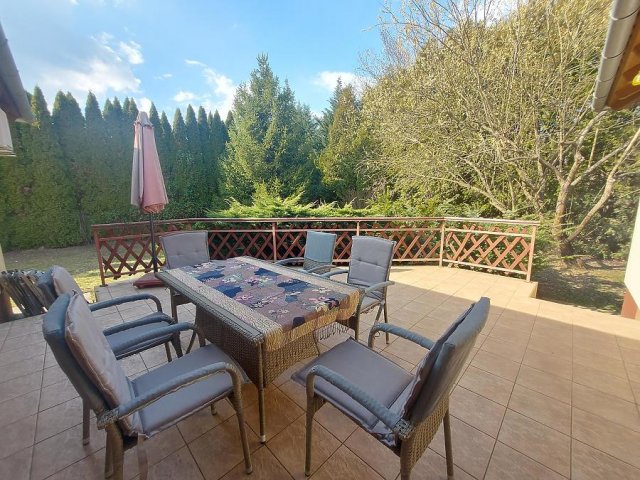 Eladó családi ház, Sződligeten 179.9 M Ft, 4+1 szobás