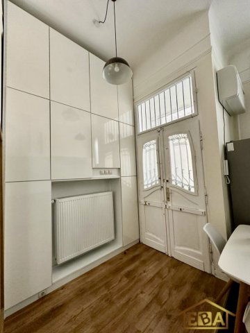 Kiadó téglalakás, albérlet, V. kerületben, Kossuth Lajos utcában