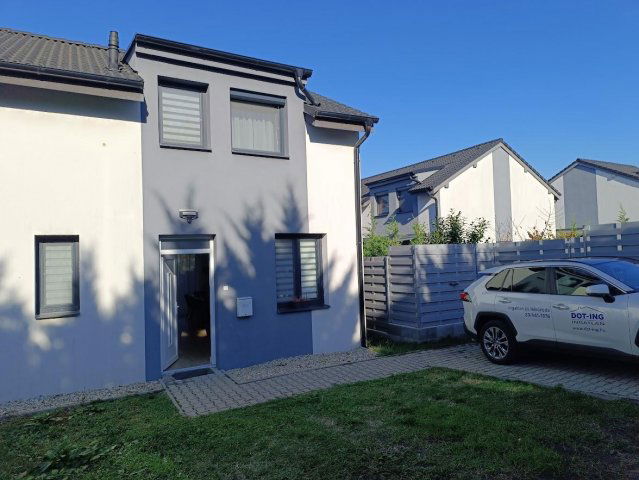 Eladó ikerház, Tatán 89.9 M Ft, 4 szobás / költözzbe.hu