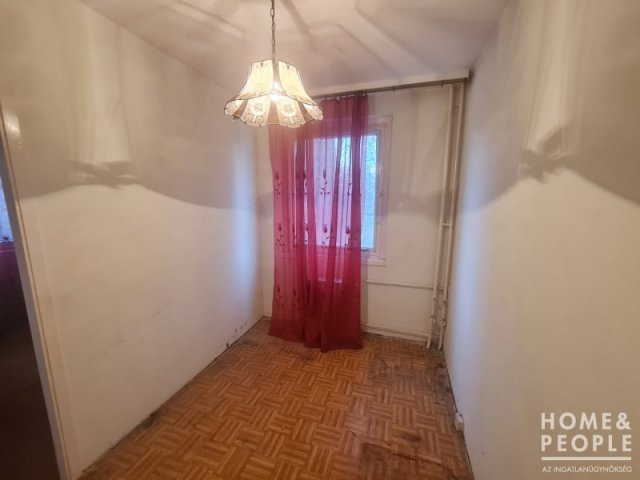 Eladó téglalakás, Szegeden 48 M Ft, 2+1 szobás