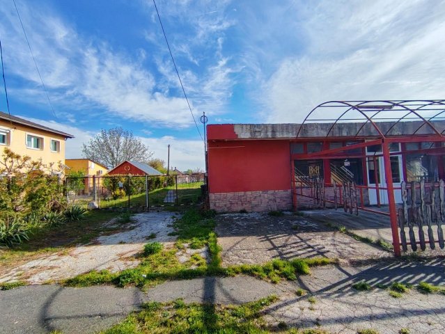 Eladó családi ház, Oroszlányban 40 M Ft, 5 szobás