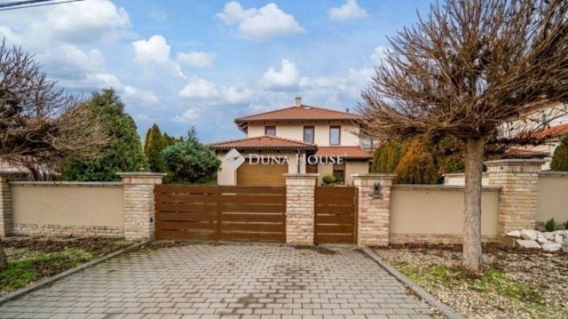 Eladó ikerház, Gödöllőn 147.5 M Ft, 4 szobás