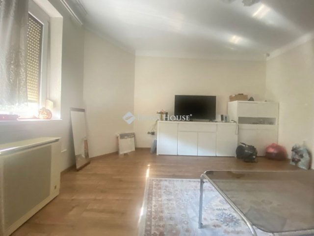 Eladó családi ház, Veresegyházon 59.9 M Ft, 2 szobás