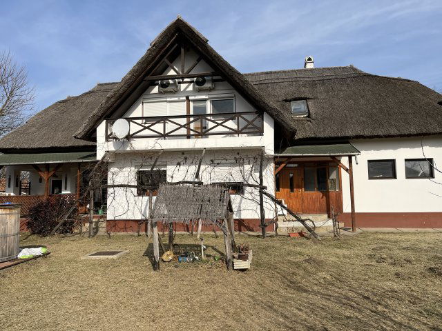 Eladó családi ház, Tokajban 99 M Ft, 8 szobás