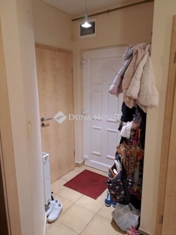 Eladó téglalakás, Veszprémben 66.9 M Ft, 4 szobás