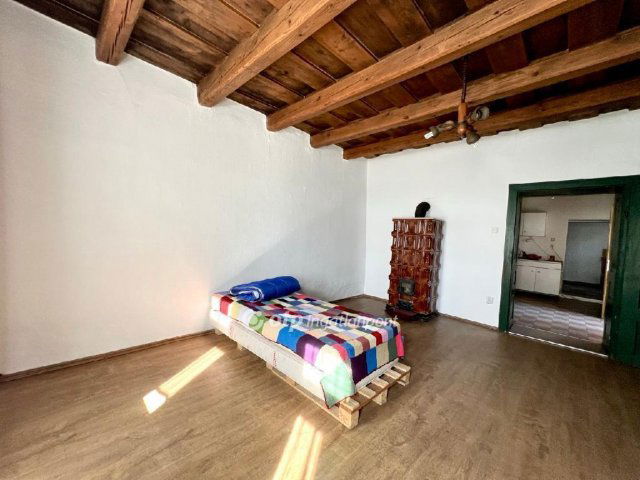 Eladó családi ház, Téten 37.99 M Ft, 1 szobás