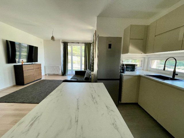 Eladó téglalakás, Budapesten, III. kerületben 141.9 M Ft