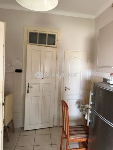 Eladó téglalakás, Pécsett 79.9 M Ft, 3 szobás