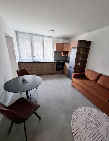 Eladó téglalakás, Kaposváron 36.9 M Ft, 1+1 szobás