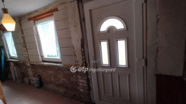 Eladó családi ház, Farmoson 21.5 M Ft, 2 szobás