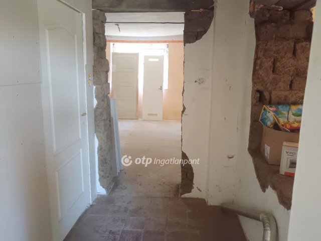 Eladó családi ház, Tiszapüspökin 11.5 M Ft, 2 szobás
