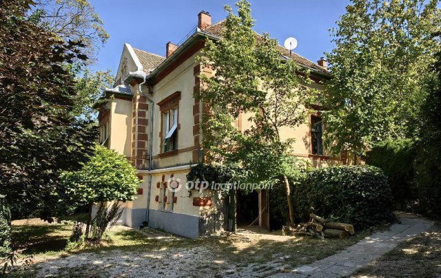 Eladó családi ház, Törökbálinton 666.75 M Ft, 7 szobás