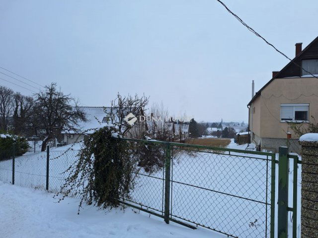 Eladó telek, Zsámbékon, Mányi úton 65 M Ft