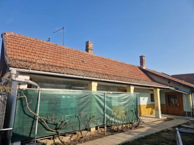 Eladó családi ház, Jászberényben 26.9 M Ft, 2+1 szobás