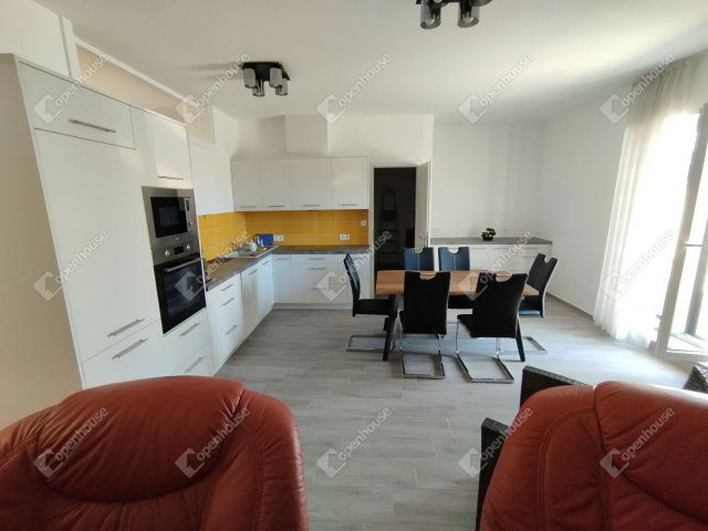 Kiadó családi ház, albérlet, Győrött 325 E Ft / hó, 3 szobás