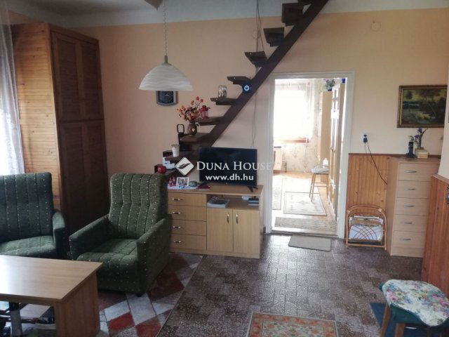 Eladó családi ház, Szigetcsépen 68 M Ft, 5 szobás