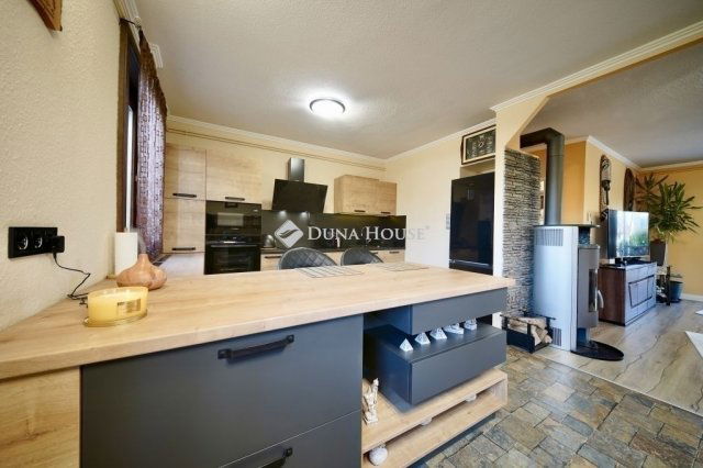 Eladó családi ház, Maglódon 156.9 M Ft, 4 szobás