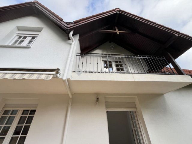 Eladó családi ház, Budapesten, XI. kerületben, Beregszász úton