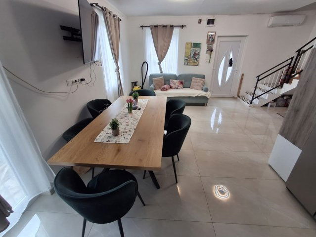 Eladó téglalakás, Cegléden 59.9 M Ft, 3 szobás