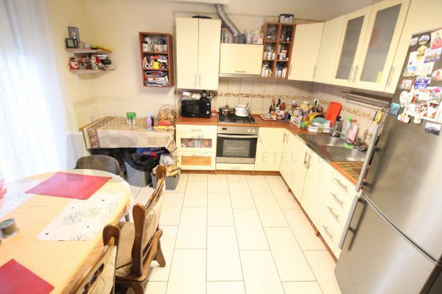 Eladó téglalakás, Szegeden, Öthalom utcában 69 M Ft, 1+2 szobás