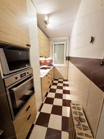 Eladó panellakás, III. kerületben, Hollós Korvin Lajos utcában