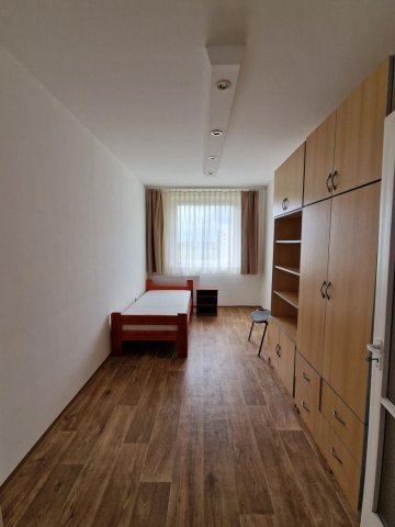 Kiadó panellakás, albérlet, Debrecenben 220 E Ft / hó, 2 szobás