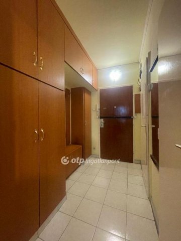 Eladó panellakás, Nyíregyházán 38.7 M Ft, 2 szobás