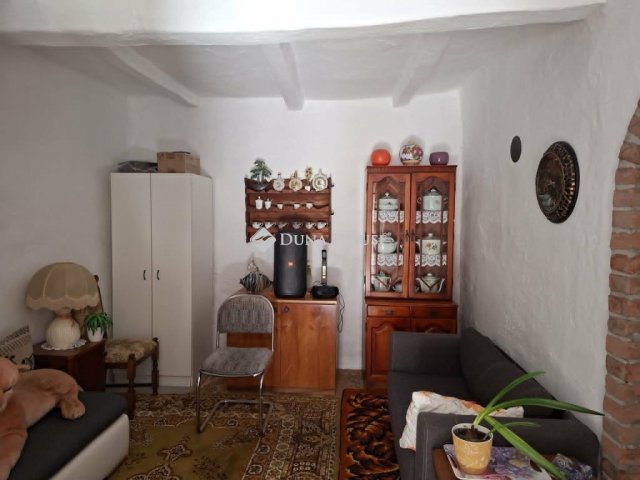 Eladó családi ház, Katymáron 3.5 M Ft, 2 szobás