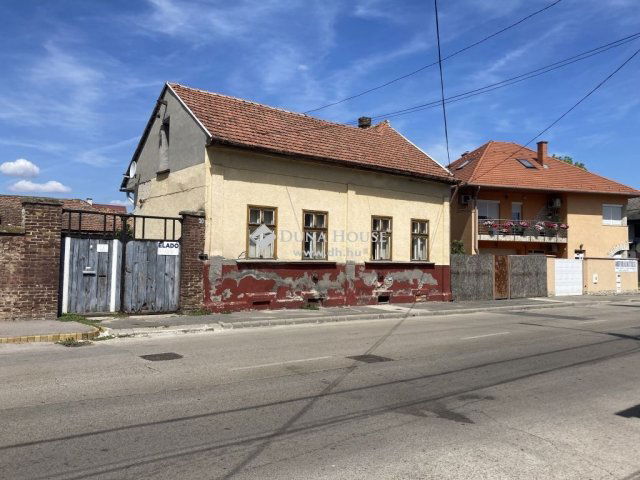 Eladó családi ház, Kecskeméten 57.5 M Ft, 3 szobás