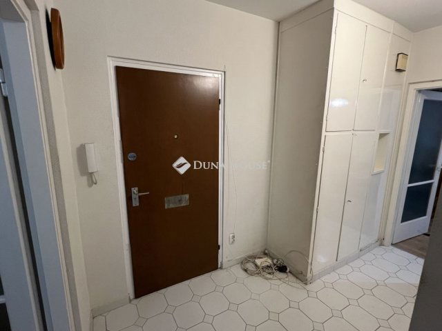 Eladó panellakás, Székesfehérvárott 44.9 M Ft, 2 szobás