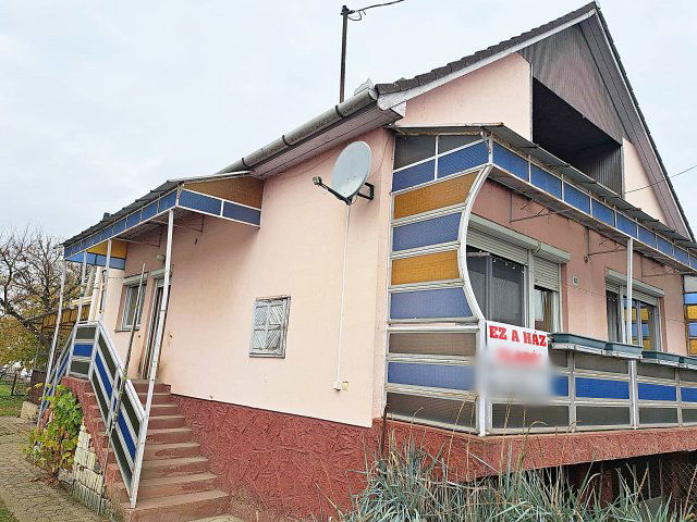 Eladó családi ház, Újfehértón 56 M Ft, 3 szobás