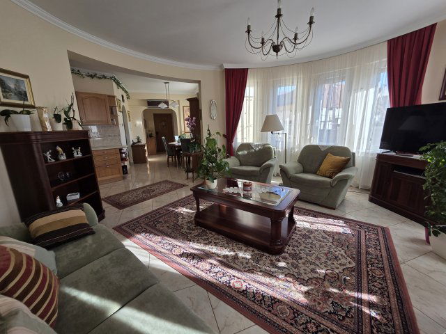 Eladó téglalakás, Debrecenben, Pereces utcában 89 M Ft, 3 szobás