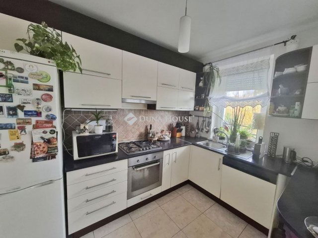 Eladó sorház, Fóton 150 M Ft, 5 szobás / költözzbe.hu