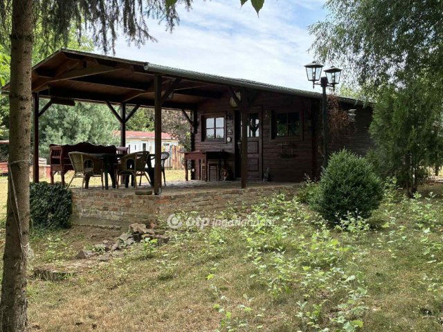 Eladó nyaraló, Mezőberényben 13.6 M Ft, 1 szobás